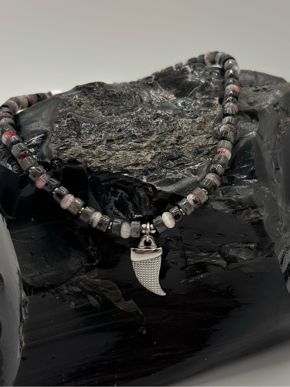 *ANKLET* S.Steel Shark Tooth & Black Spectrolite Red Glass Stretchy Anklet